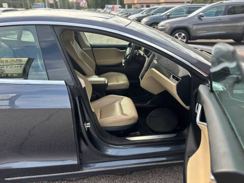 2016 Tesla Model S 70D