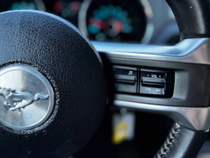 2013 Ford Mustang V6
