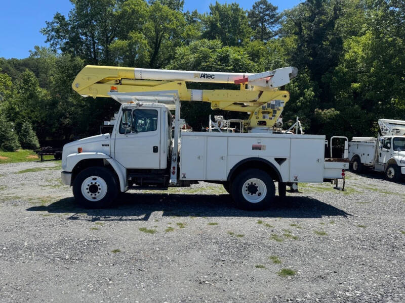 2003 Freightliner FL70