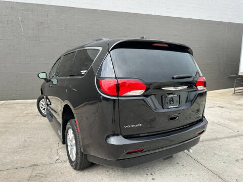 2020 Chrysler Voyager LXi