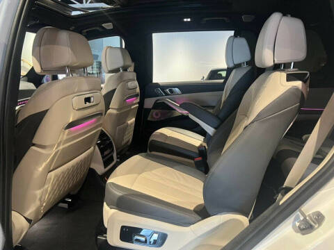 2023 BMW X7 M60i