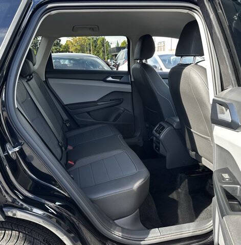 2024 Volkswagen Taos SE 4Motion