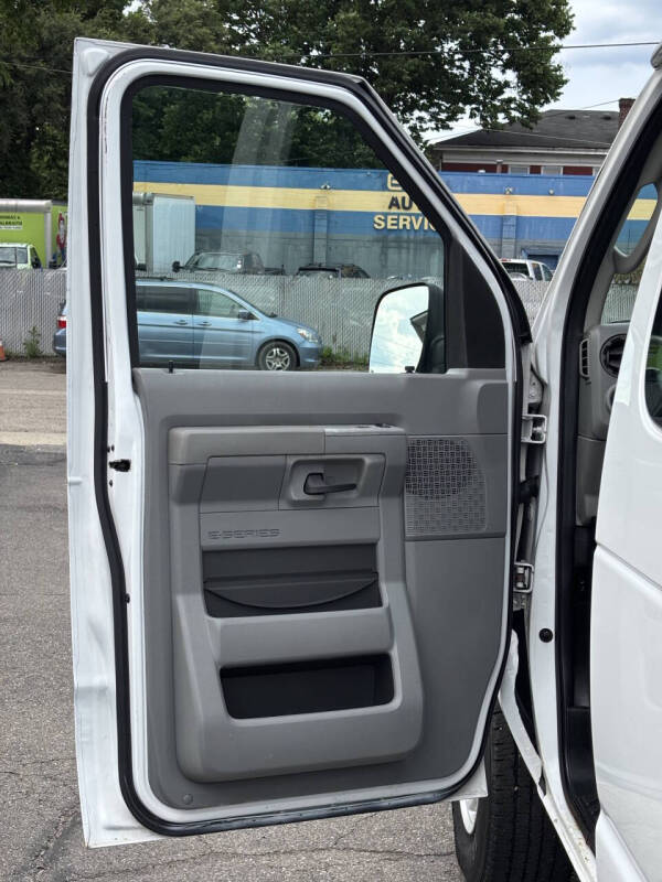 2009 Ford E-Series E-350 SD XL