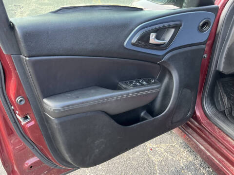 2015 Chrysler 200 S
