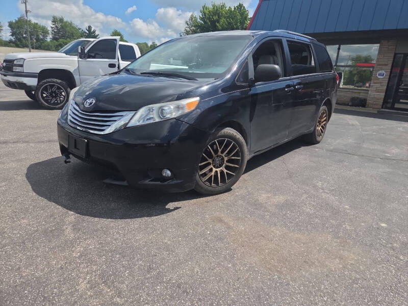 2012 Toyota Sienna Limited's photo