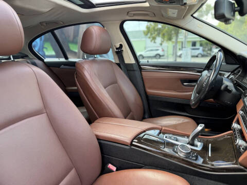 2015 BMW 5 Series 528i