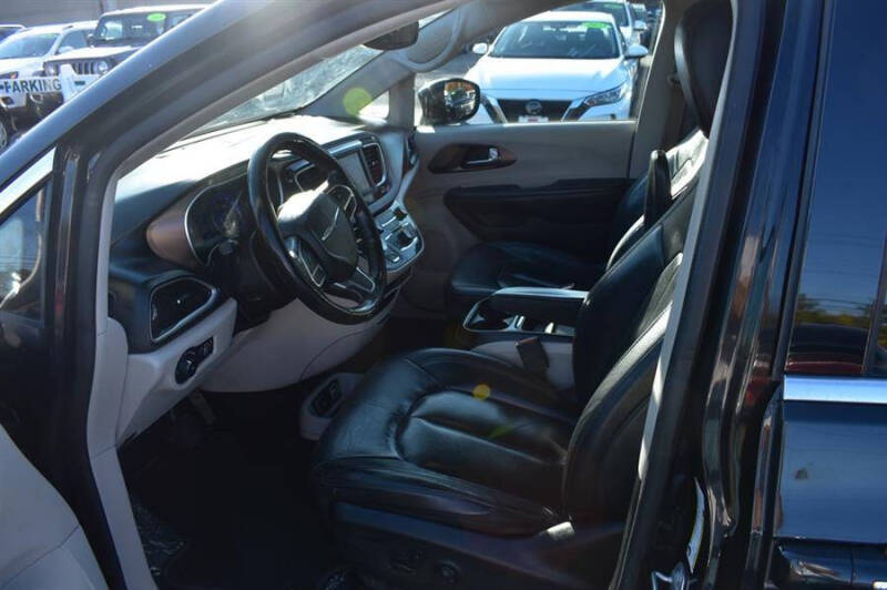 2019 Chrysler Pacifica Touring L