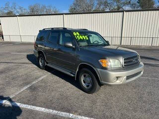 2004 Toyota Sequoia SR5's photo