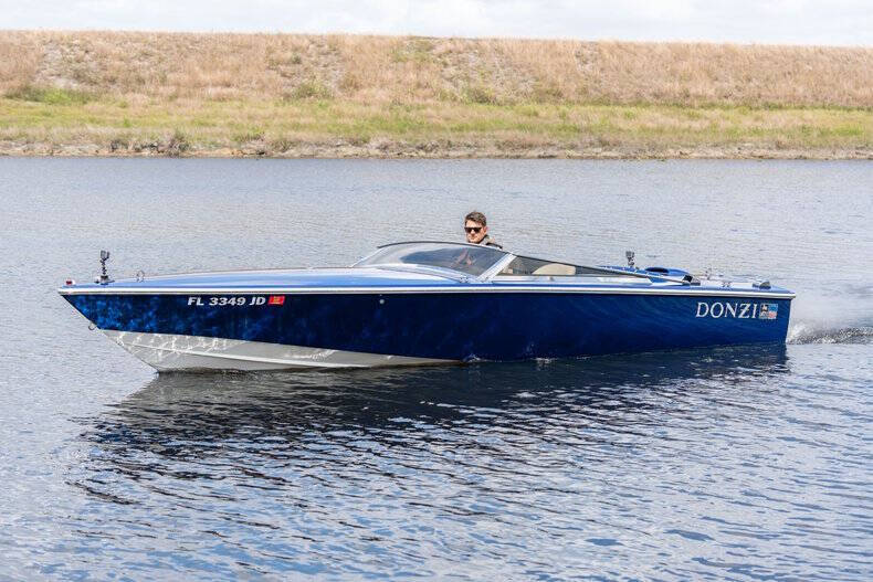 1994 Donzi Marine Classic 22