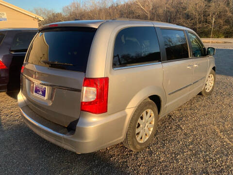2014 Chrysler Town and Country for sale at Court House Cars, LLC in Chillicothe OH