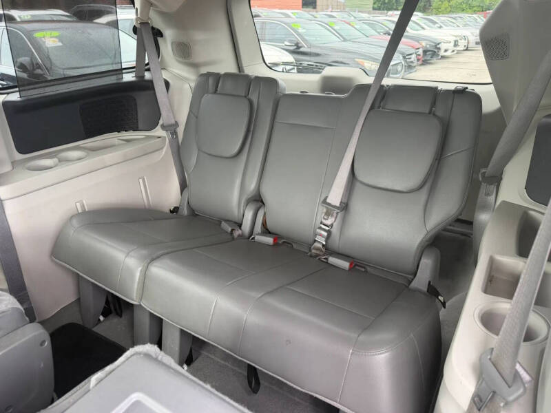 2011 Volkswagen Routan