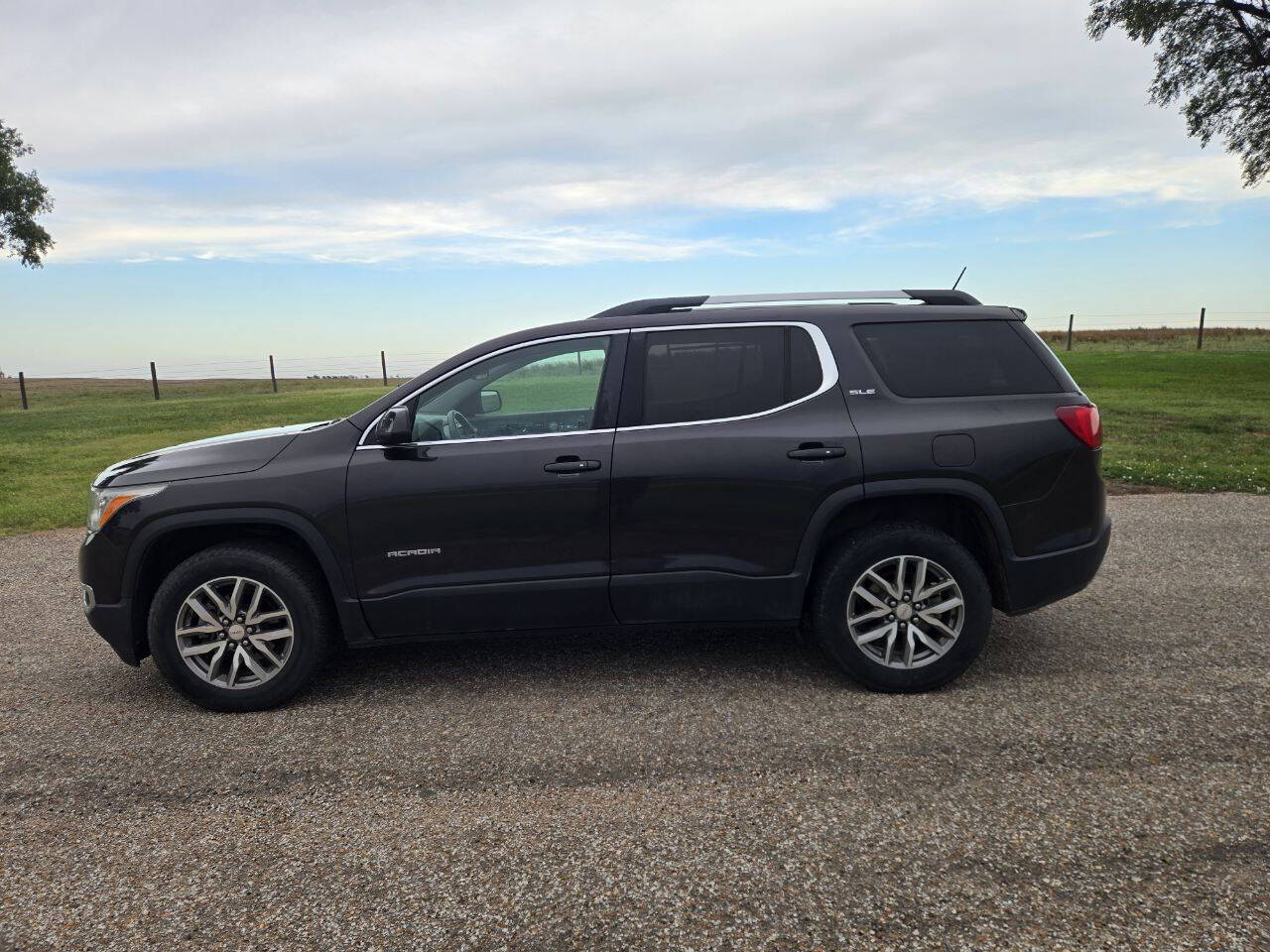Gray 2017 GMC Acadia SLE-2 4x4 SLE-2 4dr SUV 2