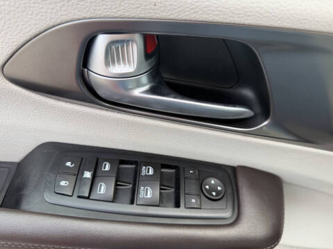 2017 Chrysler Pacifica Touring-L