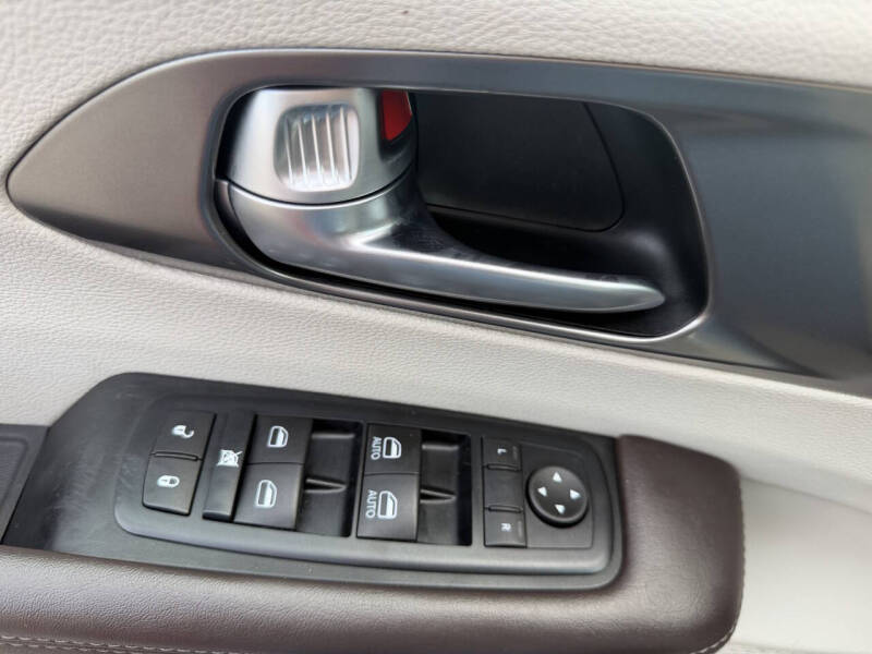 2017 Chrysler Pacifica Touring-L