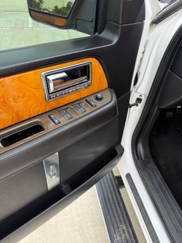 2012 Lincoln Navigator L