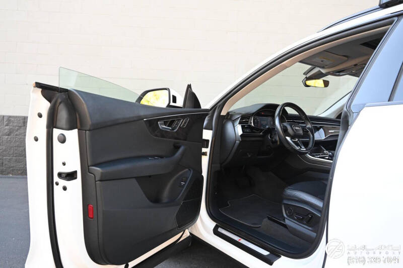 2019 Audi Q8 quattro Premium Plus 55 TFSI