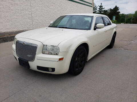 2006 Chrysler 300 for sale at Auto Choice in Belton MO