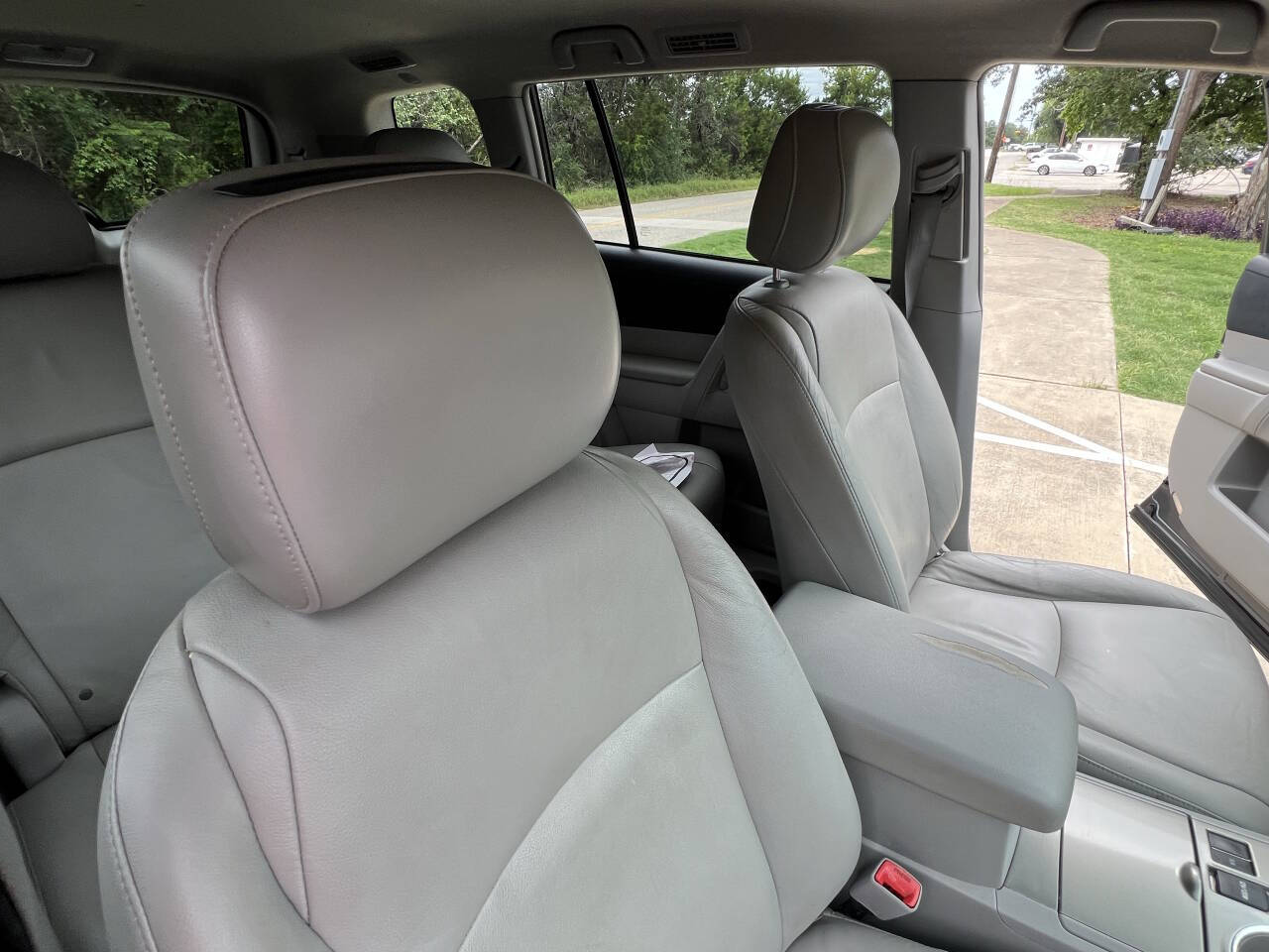 Used Car 2013 Toyota Highlander  Plus 4dr Suv (2.7l L4) For Sale Under $12,000 In Austin, Texas