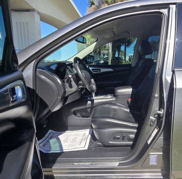 2018 Nissan Pathfinder SL