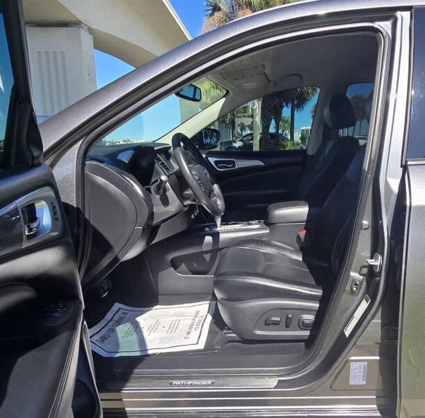 2018 Nissan Pathfinder SL