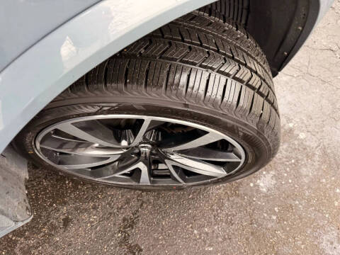 2020 Volvo XC90 T6 Momentum 6-Passenger