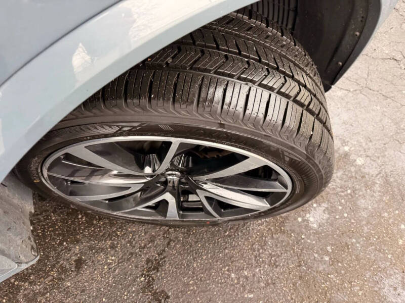 2020 Volvo XC90 T6 Momentum 6-Passenger