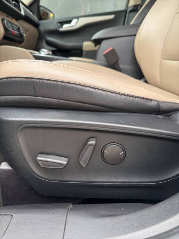 2020 Ford Escape SEL