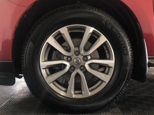 2016 Nissan Pathfinder SV