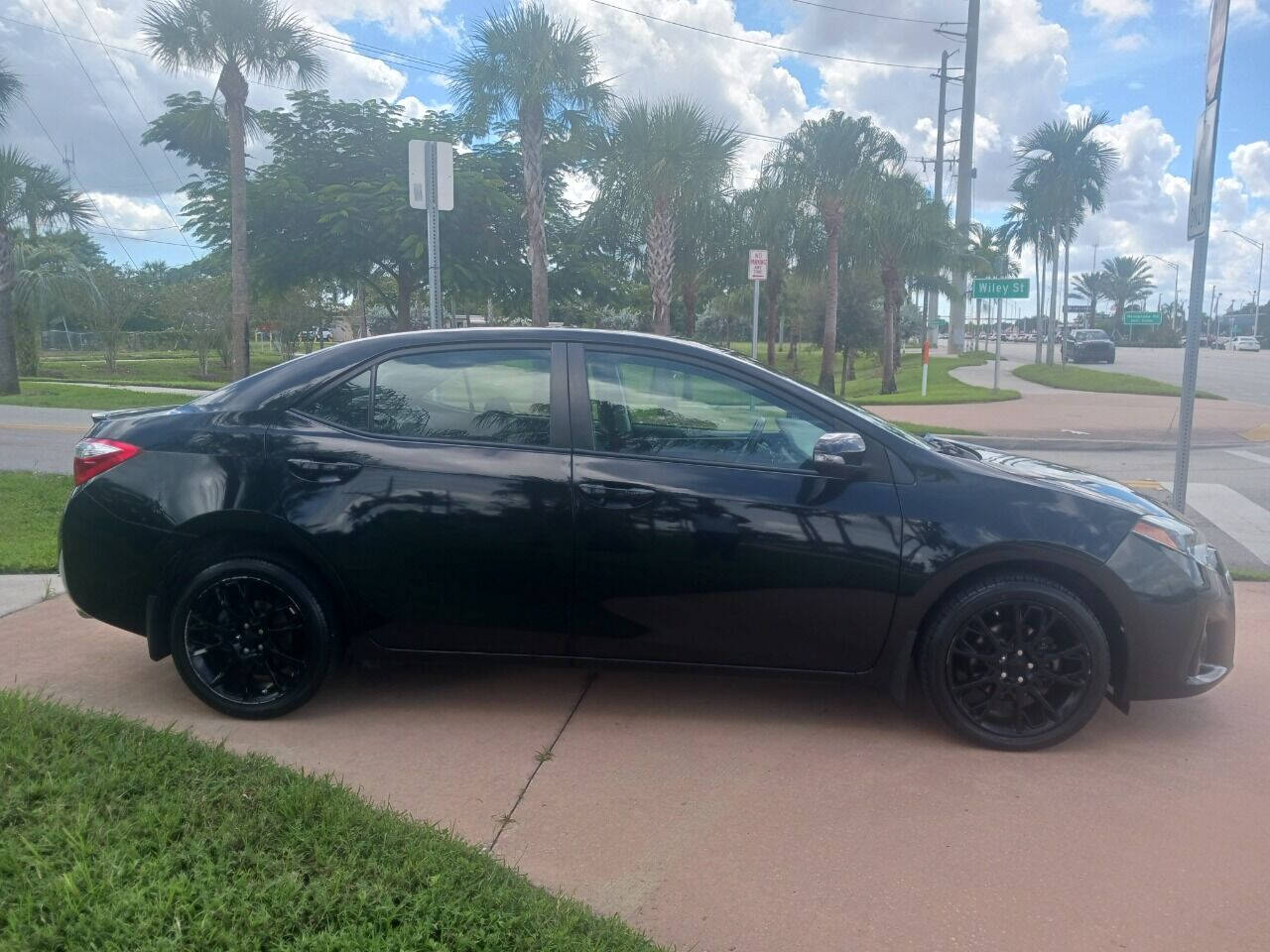 2016 TOYOTA Corolla Sedan - $11,999