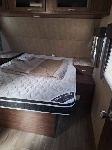 2017 Dutchmen RV Coleman Light 3025RE