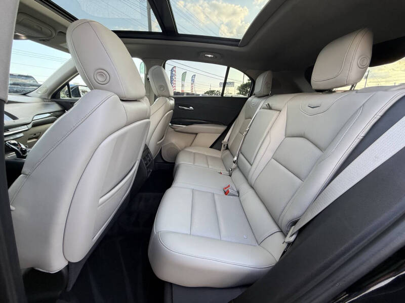 2021 Cadillac XT4 Premium Luxury