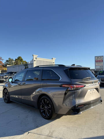 2022 Toyota Sienna XSE 7-Passenger