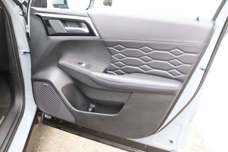 2025 Mitsubishi Outlander SEL