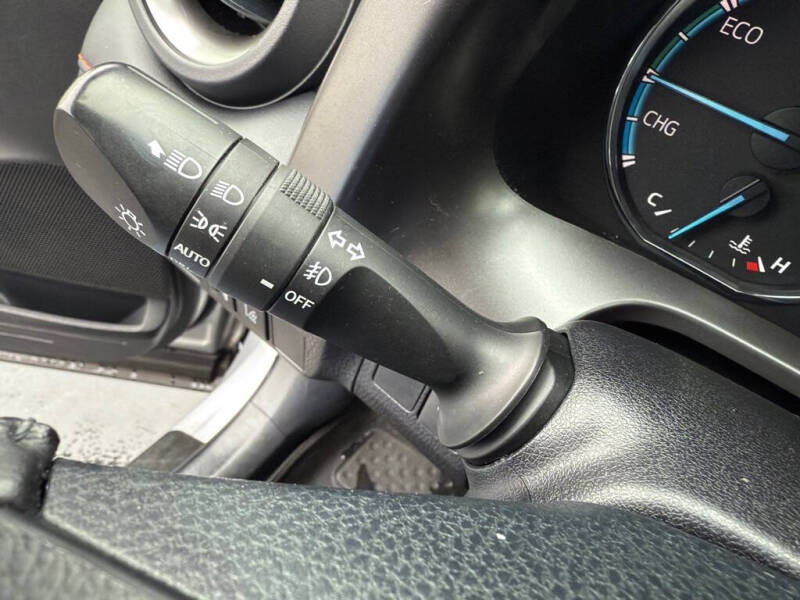 2017 Toyota RAV4 Hybrid SE