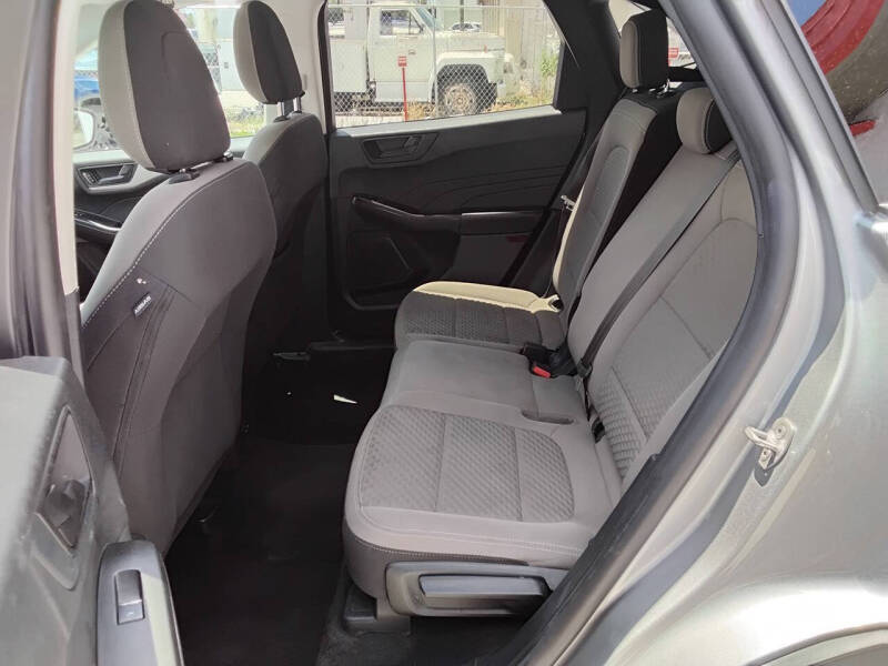 2022 Ford Escape SE