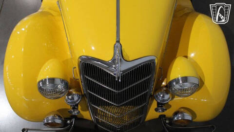 1935 Ford Deluxe