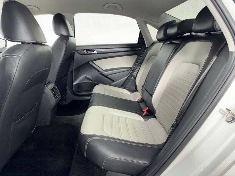 2015 Volkswagen Passat 1.8T Sport