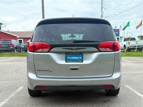 2020 Chrysler Pacifica Touring