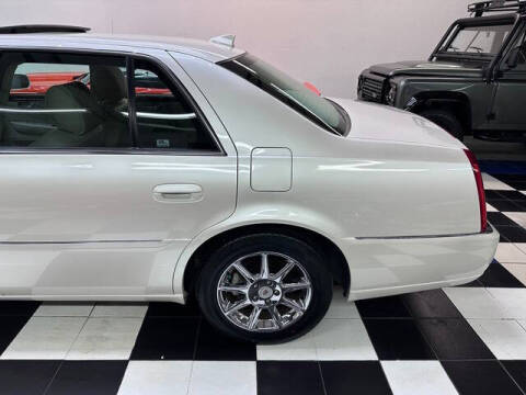 2011 Cadillac DTS Luxury Collection