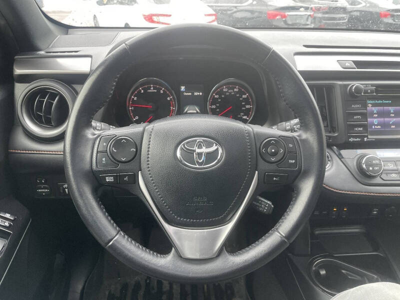 2017 Toyota RAV4 SE