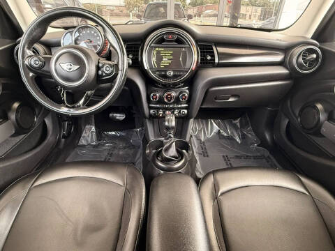 2017 MINI Hardtop 4 Door Cooper