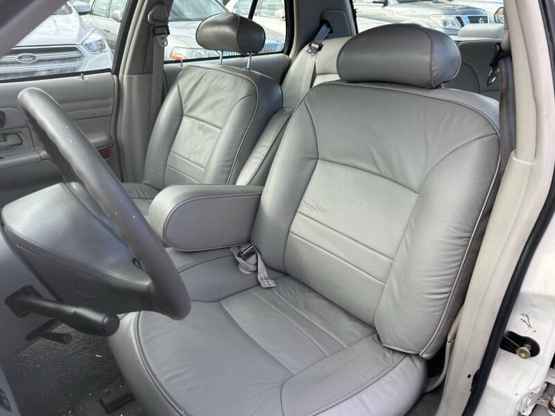 1999 Ford Crown Victoria LX