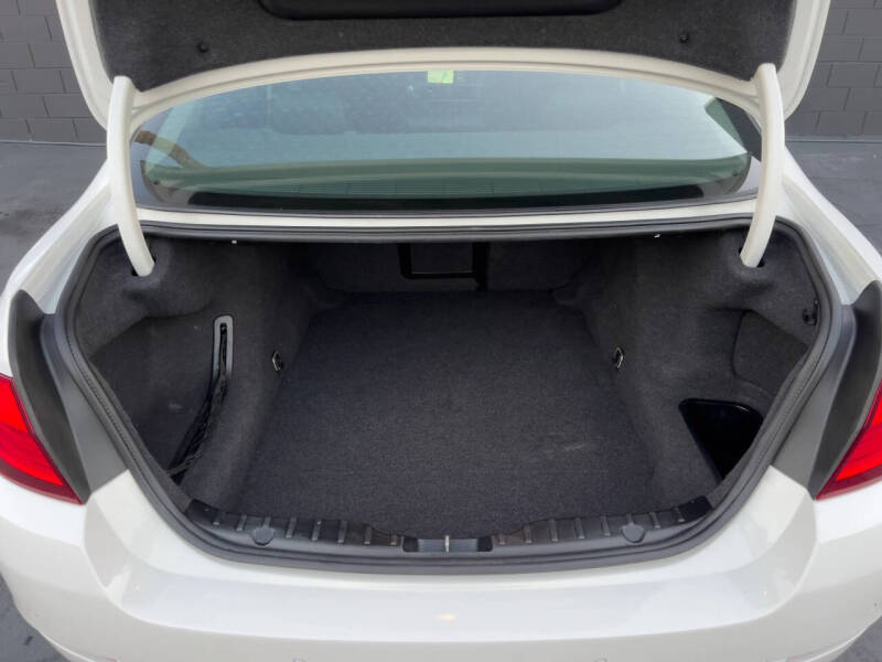 2013 BMW 5 Series 528i