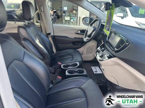 2024 Chrysler Pacifica Touring L