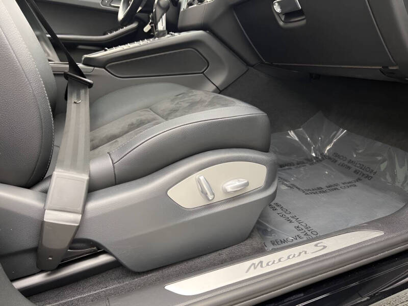 2016 Porsche Macan S