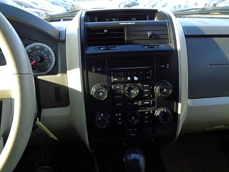 2010 Ford Escape XLS