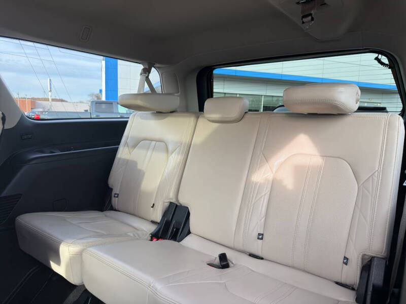 2024 Ford Expedition MAX Platinum