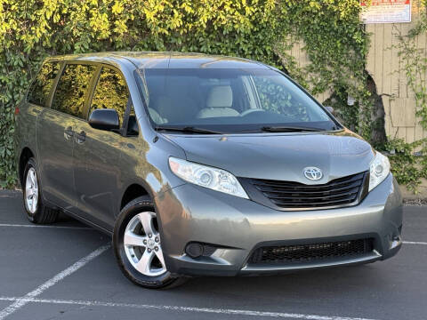 2012 Toyota Sienna Base 7-Passenger