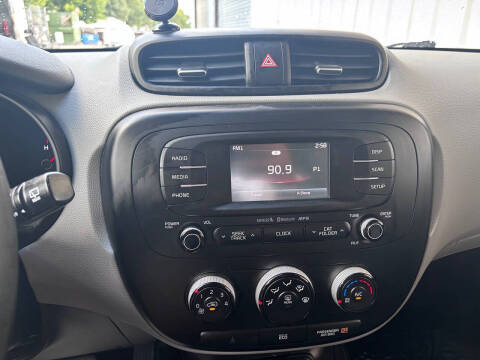 2016 Kia Soul +