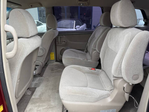 2009 Toyota Sienna CE 7-Passenger